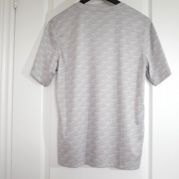 COPY - ASICS Monogram Print jersey shirt M - Picture 4 of 8